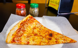 Oliveri's Pizzeria food