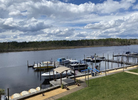 Sweetwater Marina And Riverdeck food