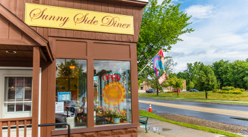 Sunny Side Diner outside