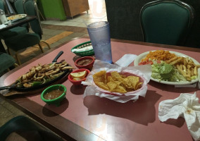 Taqueria Las Tapatias food