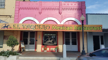 El Vaquero Mexican outside