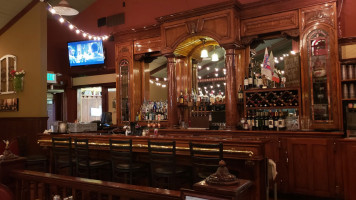 Ferraro's Restaurant And Bar inside