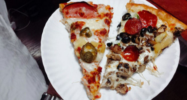 Fatte's Pizza Of Santa Maria food