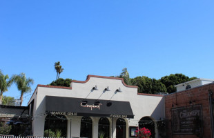 Ciopinot Seafood Grille outside