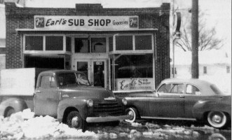 Earl's Sub Shop outside