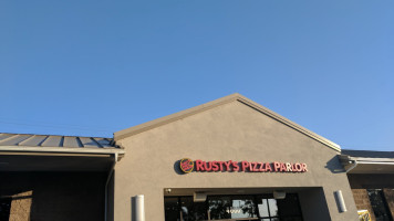 Rusty's Pizza Parlor outside