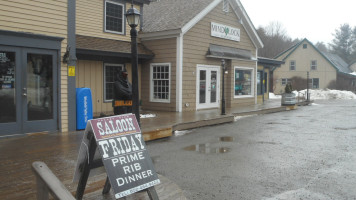 Valley View Saloon food