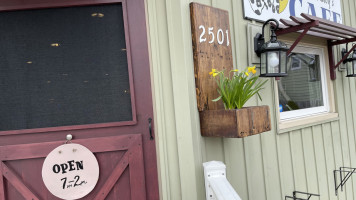 The Cookie Lady's Cafe outside