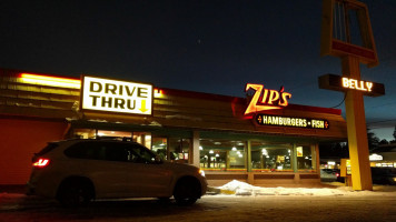 Zip's Drive In outside