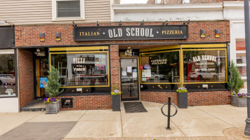 Old School Italian Pizzeria outside