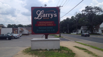 Larry's Bar Restaurant outside