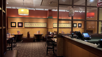 Bertucci's Italian outside