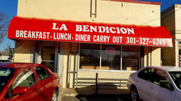 La Bendicion Carry Out outside