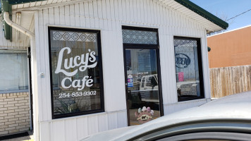 Lucy's Cafe outside