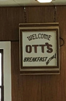 Ott's Drive In food