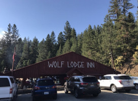 Wolf Lodge Inn outside