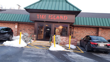 Tiki Island food