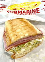 Submarina Cali Subs food