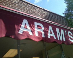 Aram's Cafe food