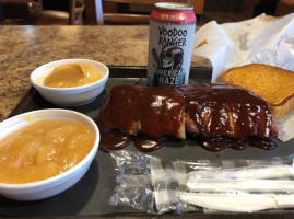 Hickory River Smokehouse food