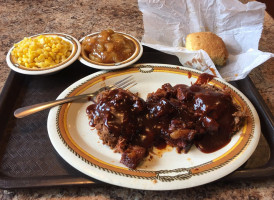 Hickory River Smokehouse food