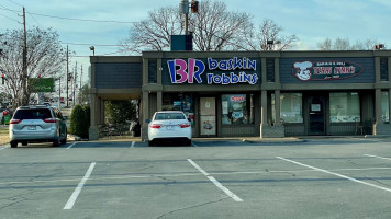 Baskin-robbins outside