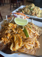 Auburn Thai Garden food