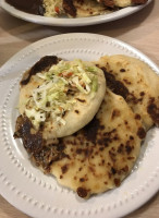 Vicky's Salvadorian food