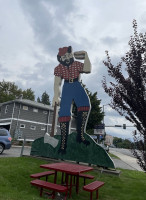 Paul Bunyan outside