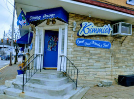 Kimmie's Lounge outside