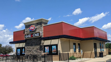 Dairy Queen Grill Chill outside