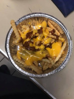 Zip's Drive In food