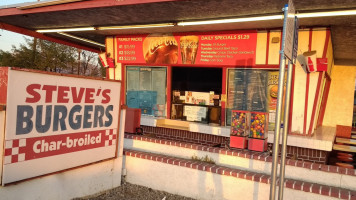 Steve's Burgers outside