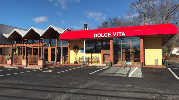 Dolce Vita Italian Restaurant Wine Bar outside