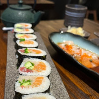 Akami Sushi food