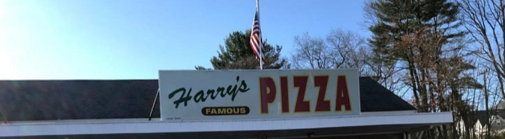 Harry's Famous Pizza outside