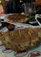 Alberto's Pub Pizza food