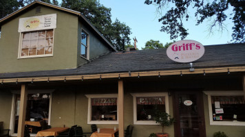 Griff's Pizzeria Bistro inside