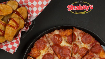 Shakey's Pizza Parlor food