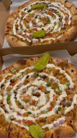 Kraving Kebab Pizza food