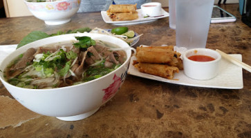 Pho Dinh In Des Mo food