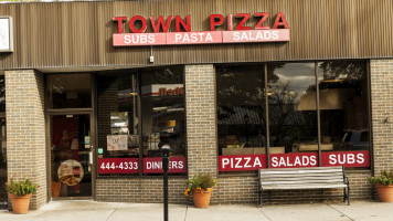 Town House Of Pizza outside