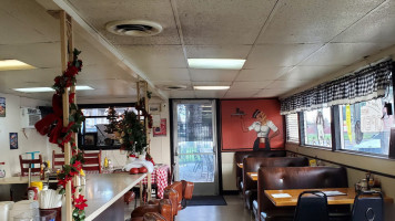 Hamilton's Diner inside