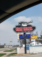 Gross' Burgers outside