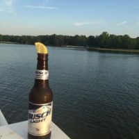 Flagship Boatel At Rend Lake food