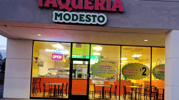 Taqueria Modesto inside