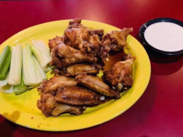 Pepe's Of Frankfort food