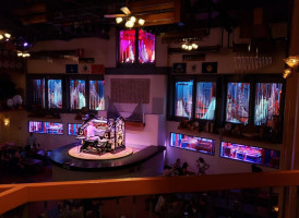 Organ Stop Pizza inside