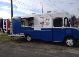 Papa Smurfs Bbq Food Truck inside