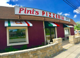 Pini's Pizzeria food